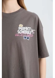 Defacto تي شيرت ذو رقبة دائرية وطبعة خلفية واسعة E0637AX25SM