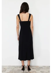  Collection فستان أسود بياقة قلب وفتحة مستقيمة ومطاطة منسوجة متوسطة الطول TWOSS24EL00412