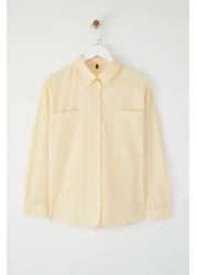  Collection قميص منسوج كبير الحجم مخطط باللون الأصفر TWOAW23GO00359