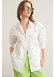 Olalook قميص منسوج بوي فريند مطبوع بالليمون الأبيض للنساء GML- 19001299