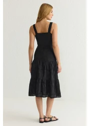  Collection فستان أسود منسوج مبطن بخصر متوسط الطول TWOSS23EL00156