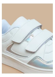 Flora Bella by Shoexpress حذاء رياضي بألوان متباينة مزود بخطاف وحلقة للإغلاق