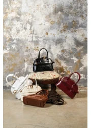 Çantacımstore زي ميني سيتي بني بحزام للسيدات 050325