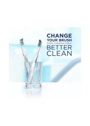 أورال بي برو إكسبيرت كلين لاين برو فليكس 38 فرشاة أسنان يدوية متوسطة الصلابة باللون الأزرق