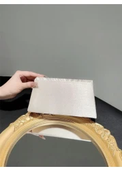 حقيبة كلاسيكية وأنيقة للمرأة بتصميم بسطوني وطية. مثالية للحفلات الرسمية والأعراس الرومانسية والرقصات والفعا