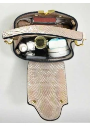 حقيبة يد أنيقة للسيدات من الجلد المزخرف بنمط الثعبان مع تصميم متعدد الطبقات ومكمّلات ذهبية، حقيبة كتف متعددة