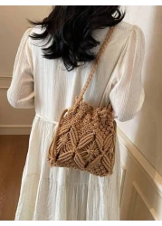 Handwoven Small Shoulder Bag New Fashion Straw Crossbody Bag Niche Beach Side Versatile Design Envelope Shape Small Square Bag Chic Retro Style Crossbody Bag For Vacation Beach