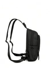 حقيبة ظهر وظيفية للرجال ذات حمالتين، باللون الأسود الموحد مصنوعة من ألياف البوليستر. بسيطة، عصرية، خلاقة مع س