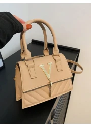 حقيبة رسول أنيقة وعصرية قطعة واحدة ، حقيبة رسول عصرية ، شرابة بحرف ، حقيبة كتف مربعة صغيرة عصرية ، مصنوعة من ما