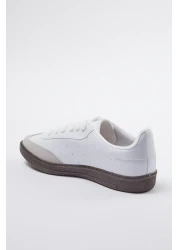  Shoes حذاء رياضي نسائي برباط باللون الأبيض تاكاو25SN00005