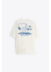 The Champ Clothing تي شيرت رجالي أبيض كبير الحجم مطبوع عليه سجلات Peanuts برقبة دائرية