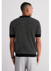  Collection تيشيرت تريكو أسود بياقة بولو - كم قصير، إصدار محدود TMNSS23PO00026