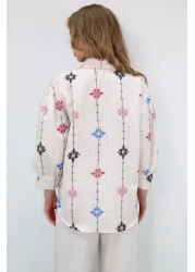 Trend Alaçatı Stili قميص نسائي منسوج من الكتان بطبعة زهور باللون البيج والأرجواني ALC-X10398