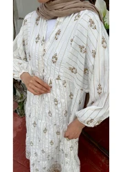 LOCCO فستان نسائي منقوش بالباقة باللون الأبيض