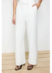  Collection بنطال عالي الخصر واسع الساق من قماش إكرو - TWOAW22PL0066