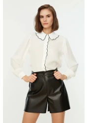  Collection قميص أبيض منسوج بتفاصيل مطرزة - مقاس عادي TWOAW21GO0302