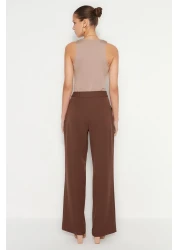  Collection بنطال ذو ثنيات بني داكن عالي الخصر وواسع الساق - TWOAW21PL0076