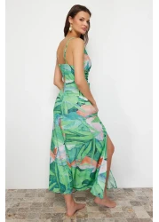  Collection فستان شاطئ طويل منسوج بطباعة استوائية باللون الأخضر TBESS24EL00098