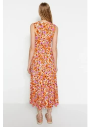  Collection فستان برتقالي منقوش بياقة على شكل حرف V بدون أكمام على شكل حرف A فستان محبوك طويل TWOSS22EL1588