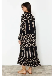  Collection فستان أسود متوسط ​​الطول بتفاصيل منسوجة بنمط كبح TWOSS24EL01019