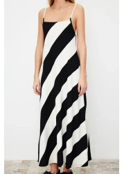  Collection فستان طويل أسود مطبوع على شكل حرف A - حزام قابل للتعديل، تفاصيل ملفوفة TWOSS24EL00060