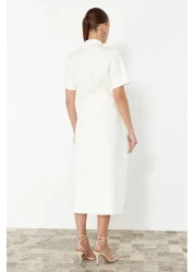  Collection فستان طويل من قماش الدنيم بحاشية إكرو مع حزام TWOSS24EL00377