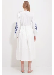Trend Alaçatı Stili Women's White V-Neck Lined Linen Embroidered Midi Dress ALC-X11569