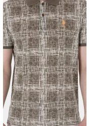 U.S. Polo Assn. تي شيرت رجالي بقصة عادية وياقة بولو منقوشة من فرو المنك 50299641-vr052