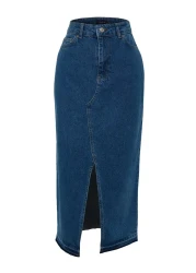  Collection تنورة طويلة من قماش الدنيم باللون الأزرق الداكن - تفاصيل الشق TWOSS23ET00289