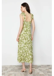  Collection فستان ماكسي محبوك باللون الأخضر مع تنورة بحمالات مكشكشة TWOSS23EL02328