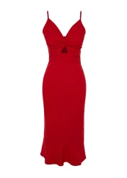  Collection فستان محبوك قصير بحزام مناسب من الكريب الأحمر ومفصل ومزين بفتحة رقبة على شكل قلب TWOSS23EL02097