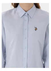U.S. Polo Assn. يو اس بولو اسن. قميص نسائي بقصة ضيقة وياقة قميص نيلي فاتح WOXCOLOR025Y