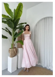 Julidress فستان ميدي بتفاصيل مشد مزين بنقشة الزهور ومطويات مميزة