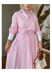 Aselim Hijap Moda تنورة قماش بوبلين مخططة وقميص بدلة بتفاصيل حجرية باللون الوردي