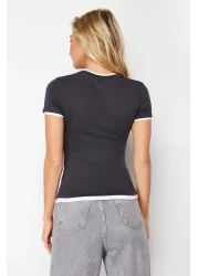  Collection تي شيرت محبوك مرن من نسيج أنثراسايت اللزج/الناعم ذو كتلة الألوان مناسب للجسم TWOSS24TS00063