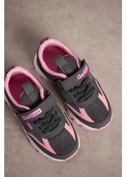 GAK RUN حذاء رياضي كاجوال مريح للأطفال من الجنسين مزود بشريط فيلكرو ونعل بولي خفيف