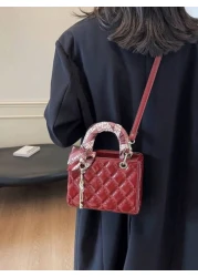 The New Fashion Classic Pu Waterproof Fabric Was Quilted And Embroidered With Diamond Shape Design With Small Fragrance And Ladies Style Metal Pattern Decoration Design And The Double Handle Portable