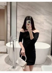 An Elegant Classic Pleated Design Evening Bag Romantic Faux Pearl Party Clutch Bag Luxury Satin Formal Dress Bag Flap Clutch With Chain Strap For Prom Perfectly Matching With New Years Outfit Excellen