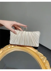 حقيبة سهرة نسائية فاخرة بطيات من الساتان المزينة بإبزيم حلقي لامع للحفلات والمناسبات الرسمية والأعراس مع حما