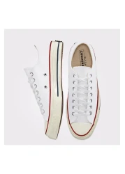 Converse حذاء رياضي للجنسين باللون الأبيض