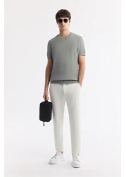 Avva تي شيرت رجالي رمادي اللون ذو قصة عادية وياقة دائرية ونسيج محبوك B005119