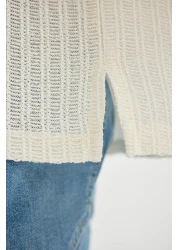 Defacto تي شيرت مريح ذو قصة مريحة ورقبة دائرية وأكمام قصيرة C2726ax24sm