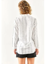 Olalook قميص نسائي من الكتان بتفاصيل خياطة بيضاء GML-19001144