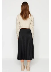  Collection تنورة متوسطة الطول من قماش الساتان باللون الأسود - تفاصيل مطوي، منسوج، TWOAW24ET00359