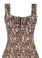  Collection فستان محبوك قصير برقبة مربعة ومطبوع باللون البني على شكل حرف A TWOSS23EL00348