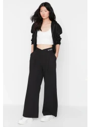  Collection بنطال محبوك بطبعة سوداء بأرجل واسعة/قصة مريحة وخصر غير متماثل TWOAW23PL00389