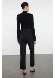  Collection بنطال أسود أساسي من القماش المنسوج بأرجل ضيقة TWOSS19ST0038
