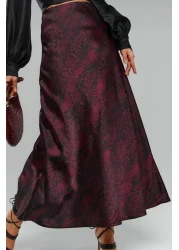 Madmext تنورة طويلة من الساتان المزخرف باللون العنابي للنساء Mg2333