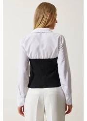 Happiness İstanbul بلوزة قميص بولو بياقة بولو بيضاء وسوداء للنساء AN00174