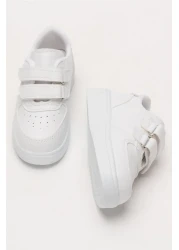 Liger حذاء رياضي مريح وخفيف الوزن للأطفال للجنسين باللون الأبيض - مسحوق